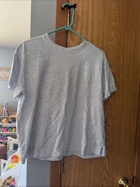 Old Navy Light Heather Gray Short Sleeve Tee
